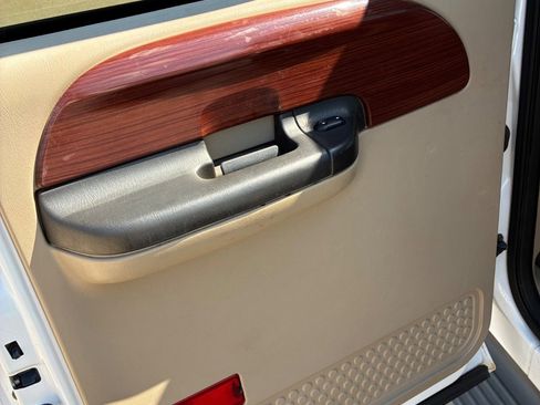 Used 2005 Ford F350 4x4 Crew Cab DRW Super Duty image 30