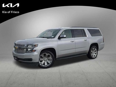 Used 2016 Chevrolet Suburban LT RWD image 1