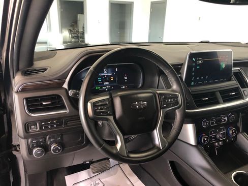Used 2023 Chevrolet Suburban Z71 w/ Luxury Package AWD/4WD image 17
