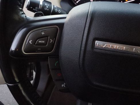 Used 2018 Land Rover Range Rover Evoque SE Premium image 15