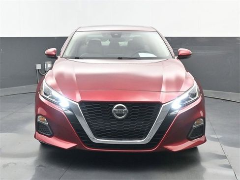 Used 2022 Nissan Altima 2.5 SV w/ SV Premium Package image 22