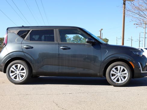 New 2025 Kia Soul LX image 6