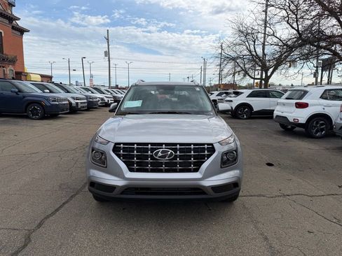 New 2026 Hyundai Venue SEL FWD image 2