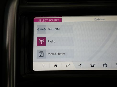 Used 2017 Land Rover Discovery HSE image 21