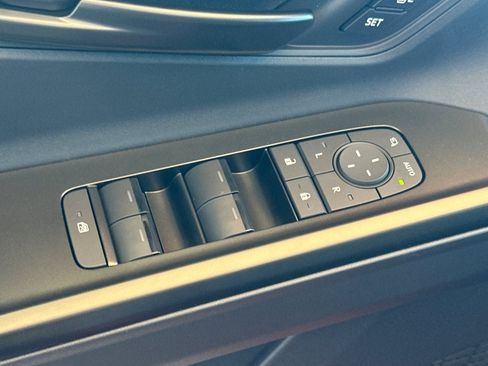 New 2026 Toyota C-HR AWD/4WD image 13