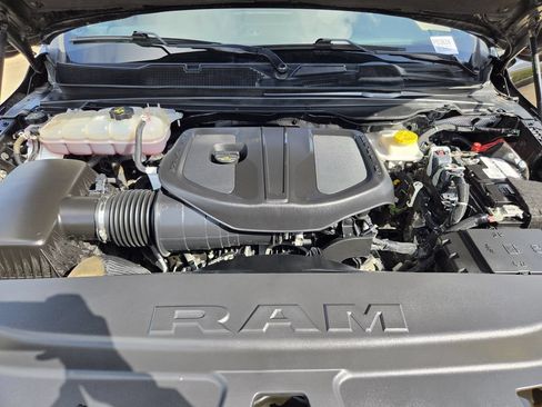 Used 2025 RAM 1500 Big Horn AWD/4WD image 30