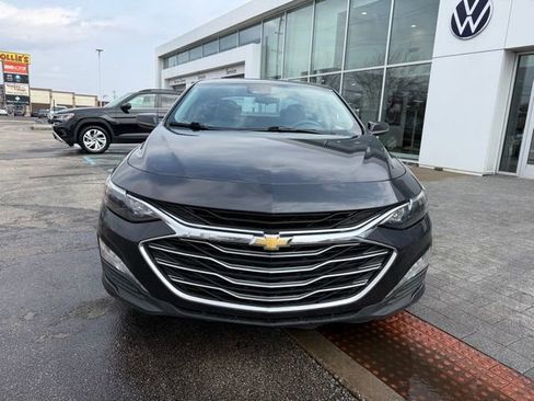 Used 2023 Chevrolet Malibu LT image 2