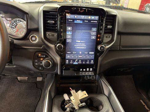 Used 2024 RAM 1500 Big Horn AWD/4WD image 7