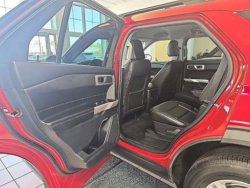 Used 2023 Ford Explorer XLT w/ Equipment Group 202A AWD/4WD image 26