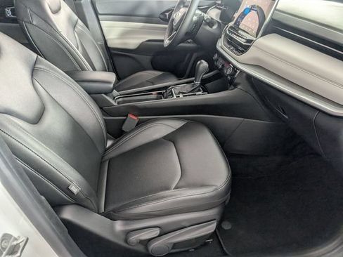 Used 2025 Jeep Compass Limited AWD/4WD image 29