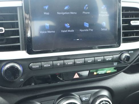 Used 2023 Hyundai Venue Limited FWD image 42