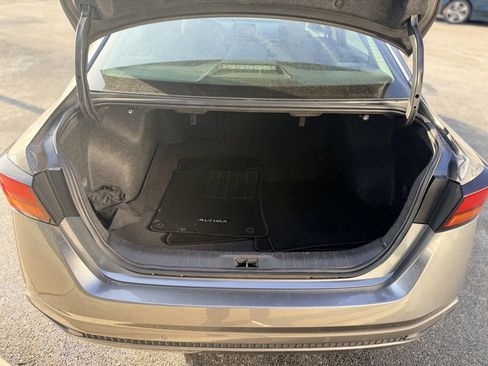 Used 2024 Nissan Altima 2.5 SV image 17