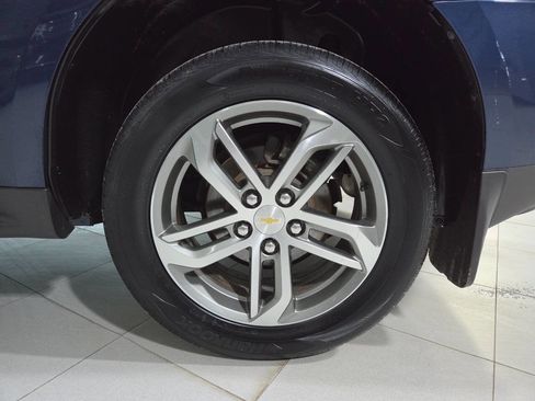 Used 2017 Chevrolet Equinox Premier w/ Enhanced Convenience Package FWD image 11