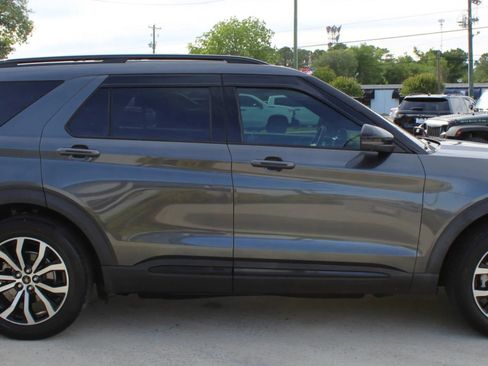 Used 2020 Ford Explorer ST w/ Premium Technology Package AWD/4WD image 6