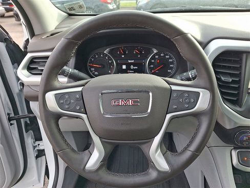 Used 2023 GMC Acadia SLT w/ Preferred Package image 21
