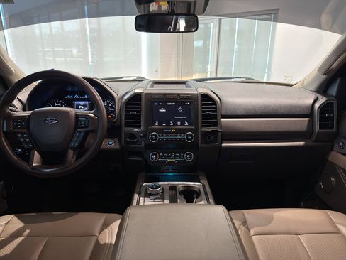Used 2019 Ford Expedition XLT w/ Equipment Group 201A RWD image 14