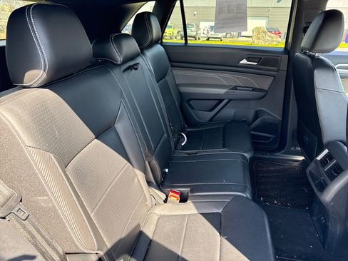 Used 2022 Volkswagen Atlas Cross Sport SEL R-Line image 12