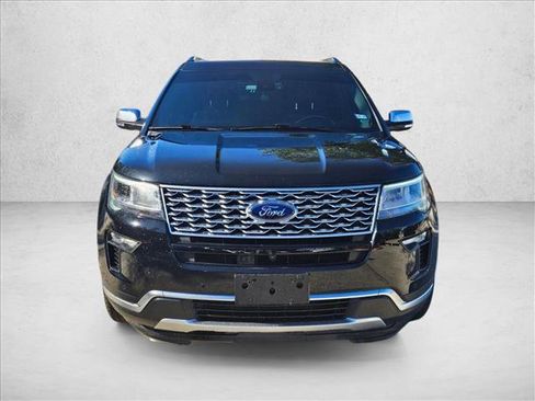 Used 2018 Ford Explorer Platinum image 2