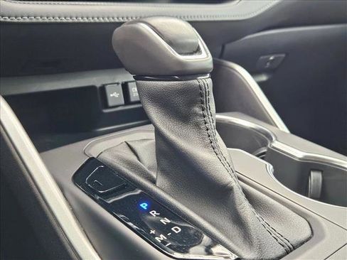 Used 2021 Toyota Highlander XLE image 10