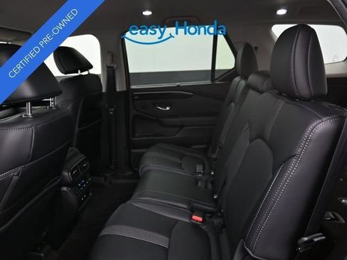 Used 2025 Honda Pilot EX-L image 18