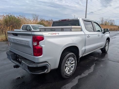 Used 2022 Chevrolet Silverado 1500 LT AWD/4WD image 9
