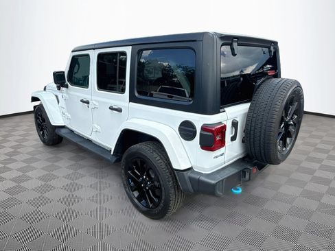 Used 2023 Jeep Wrangler Unlimited Sahara w/ Cold Weather Group AWD/4WD image 8