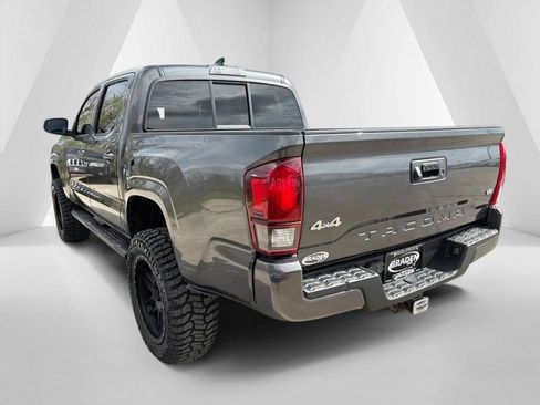 Used 2020 Toyota Tacoma SR image 5