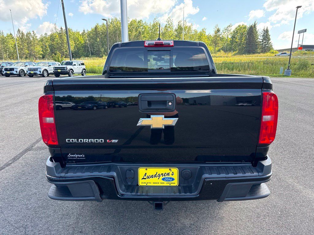 Used 2017 Chevrolet Colorado Z71 AWD/4WD image 2