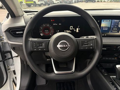 Used 2026 Nissan Kicks SV FWD image 12