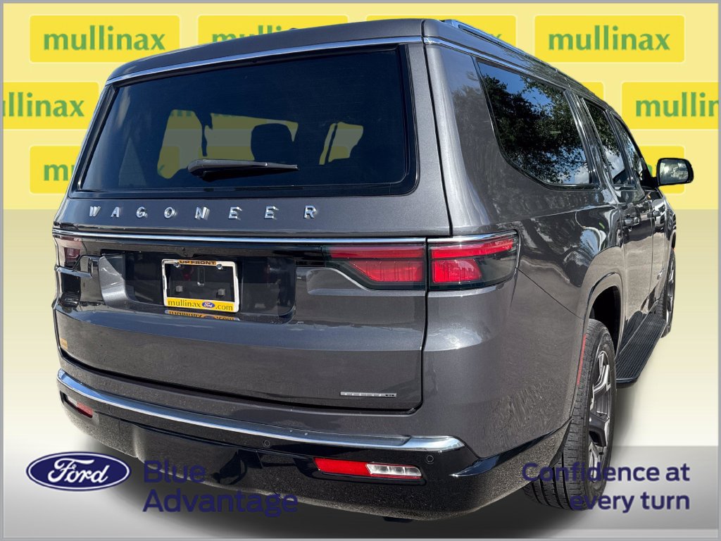 Used 2024 Jeep Wagoneer L Series III w/ HD Trailer Tow Package AWD/4WD image 4
