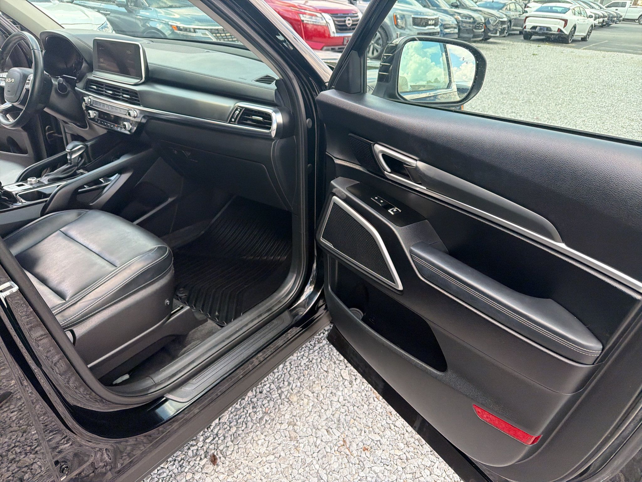 Used 2022 Kia Telluride LX FWD image 23