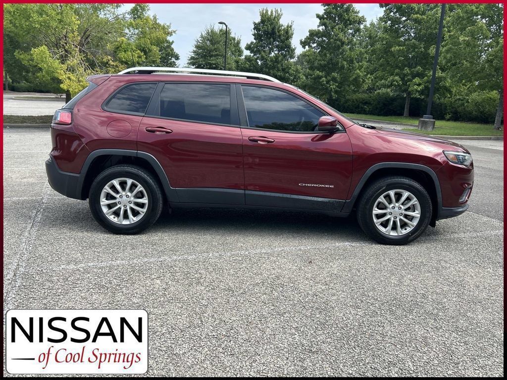 Used 2021 Jeep Cherokee Latitude AWD/4WD image 8
