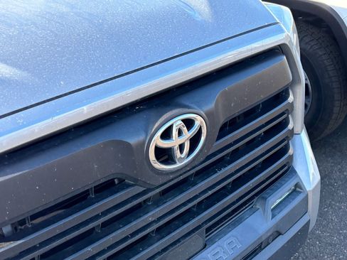 Used 2022 Toyota Tundra SR5 w/ Convenience Package image 5