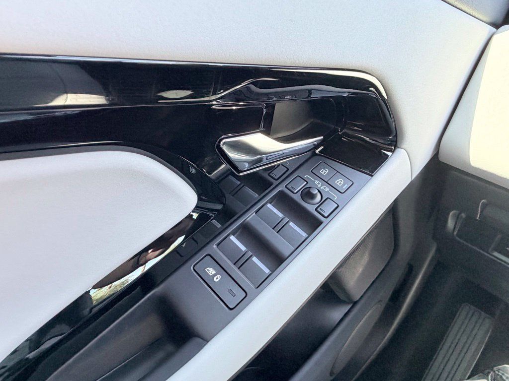 New 2026 Land Rover Range Rover Evoque S AWD/4WD image 14