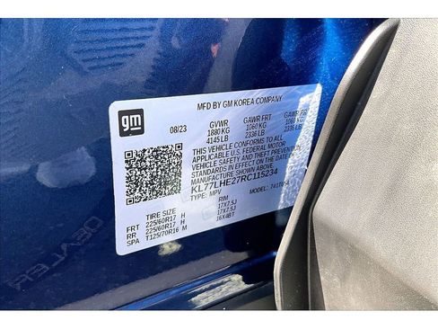 Used 2024 Chevrolet Trax LT w/ LT Convenience Package FWD image 32