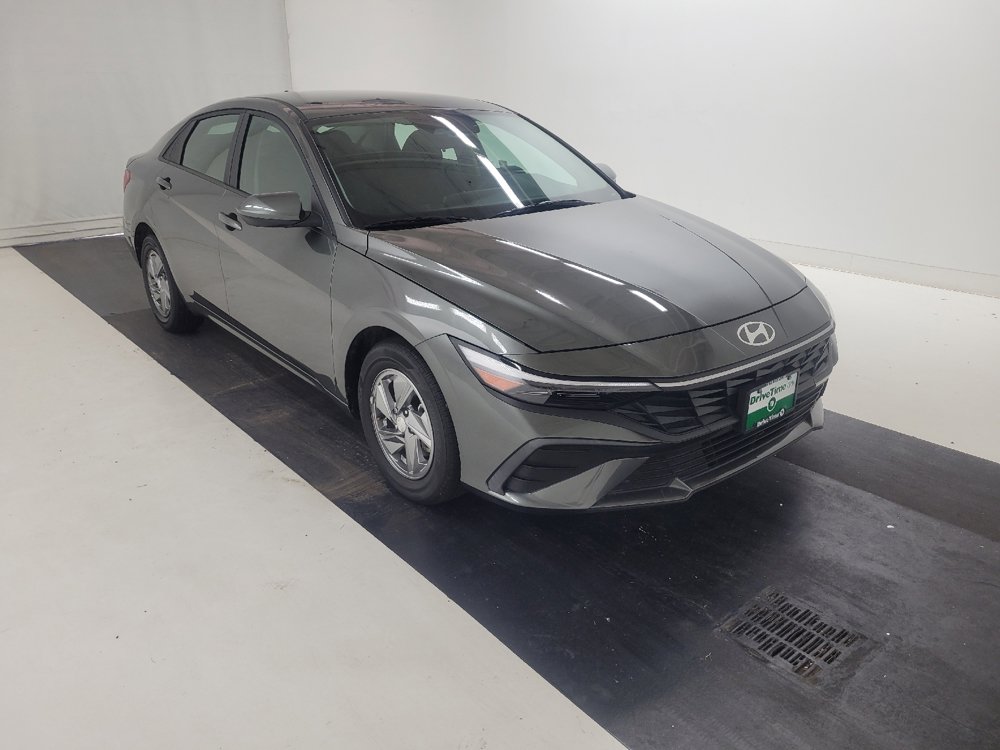 Used 2024 Hyundai Elantra SE FWD image 13