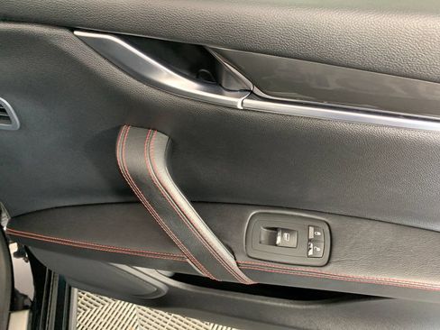Used 2017 Maserati Ghibli RWD image 39