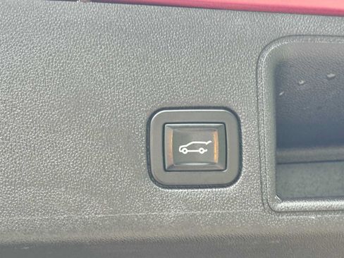Used 2019 GMC Terrain Denali w/ Advanced Safety Package AWD/4WD image 9