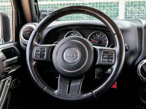 Used 2013 Jeep Wrangler Unlimited Rubicon w/ Connectivity Group AWD/4WD image 14