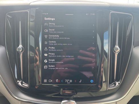 Certified 2025 Volvo XC60 T8 Core w/ Climate Package image 32