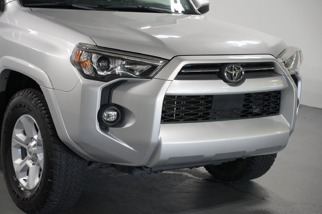 Used 2021 Toyota 4Runner SR5 AWD/4WD image 4