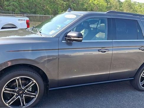 Certified 2021 Ford Expedition Limited AWD/4WD image 4