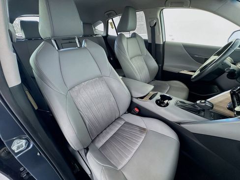 Used 2021 Toyota Venza XLE AWD/4WD image 26