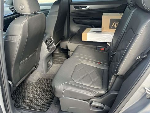 New 2026 Volkswagen Atlas Cross Sport SE AWD/4WD image 8