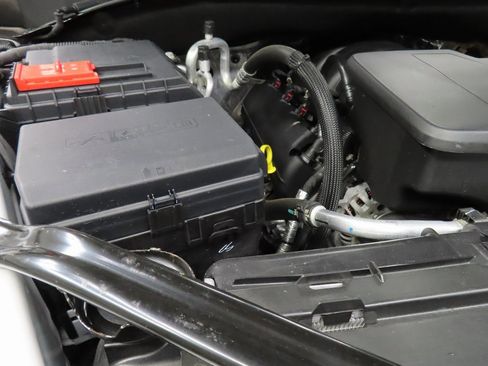 Used 2025 GMC Yukon Denali image 32