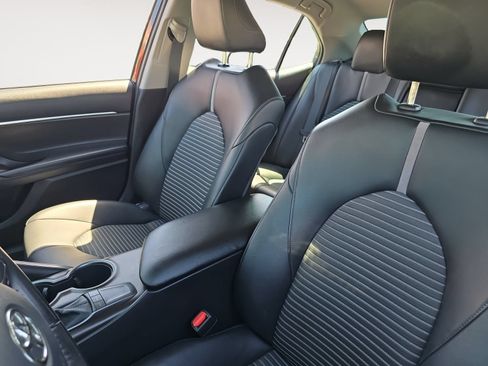 Certified 2022 Toyota Camry SE FWD image 9