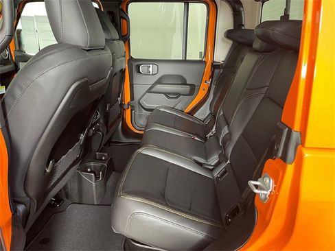New 2025 Jeep Gladiator Sport image 14