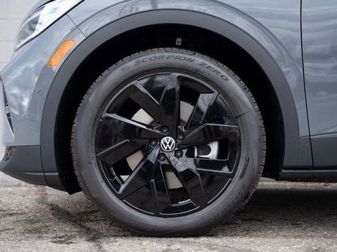 New 2025 Volkswagen ID.4 Pro S image 7