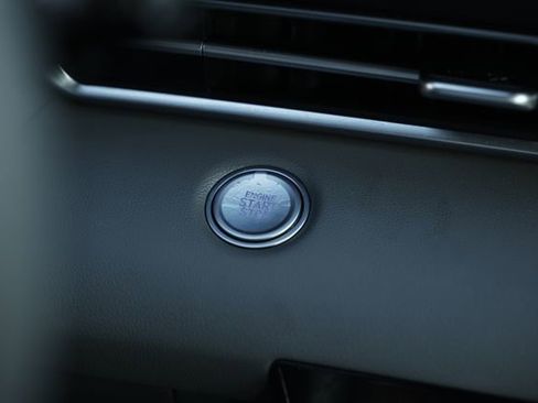 Certified 2025 Hyundai Elantra Sport image 36