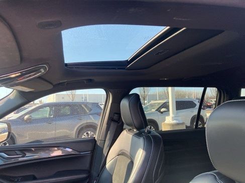 Certified 2023 Jeep Grand Cherokee L Laredo image 12